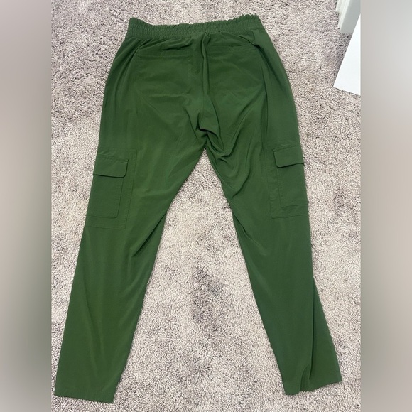 ATHLETA Chelsea Cargo Pants size 6. Dark‎ green - Picture 5 of 5
